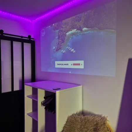 Le Nid Douillet Calme Proche Du Centre Parking Video Projecteur Апартаменты Брест